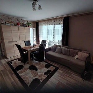 Va oferim spre vanzare apartament cu 2 camere in Flroesti.