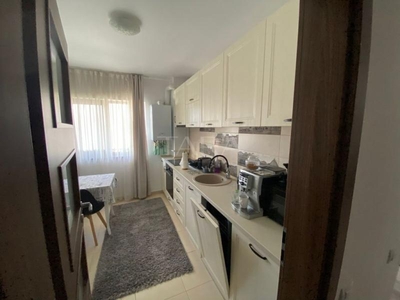 Vand apartament cu 3 camere Florsti, zona Panemar