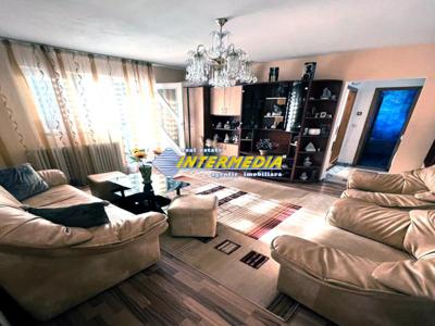 Apartament 3 camere de vanzare in Alba Iulia zona Cetate