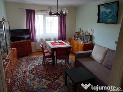 Apartament 4 camere, 2 bai - zona Calea Bucuresti