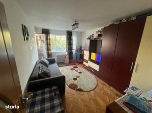 Vand apartament 3 camere