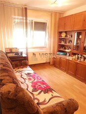 Apartament 2 camere, semidecomandat, parter inalt, zona Sacele