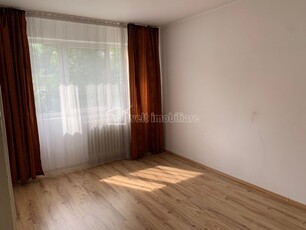 Apartament cu 4 camere, situat la etajul 1, Manastur, strada Primaverii