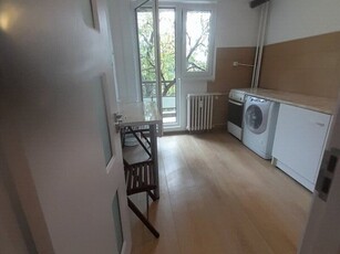 Inchiriere apartament 2 camere Dristor chiar la metrou Ap este recent renovat