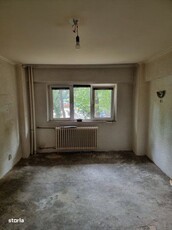 Apartament decomandat Craiovita 4/4,cu pod,centrala, mobilat și utilat