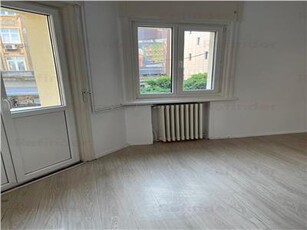 Vanzare apartament 3 camere | Calea Victoriei | bloc consolidat | etaj 1 | 100 mp | centrala termica proprie |