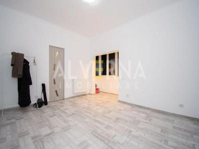 Apartament 2 camere cu 2 bai, pe 2 niveluri in vila renovata - Central