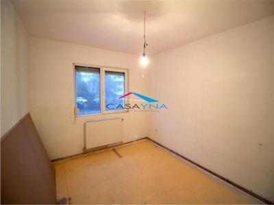 Apartament 3 camere decomandate, zona Alecu Russo de vanzare