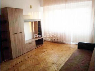 Apartament de vanzare cu 3 camere, Centru-Gara