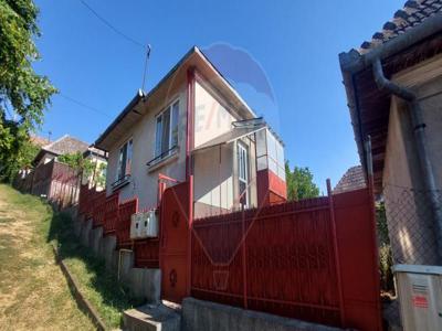 Casa cu 2 camere de vanzare in zona Centrala Turda