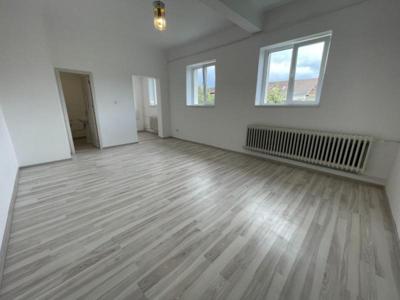 Zona Narcisa,Politie – Apartament (open space) – 37mp