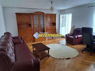 Apartament cu 3 camere decomandat de inchiriat in Alba Iulia zona Bulevard mobilat