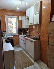 Apartament 2 camere Florilor etaj intermediar