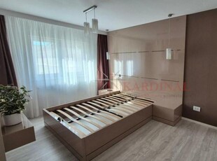 Apartament 4 camere Centrul Civic