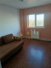 Apartament 4 camere etaj intermediar Craiter