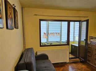 Apartament renovat cu 2 camere, etaj 2, Uranus, Astra, Brasov