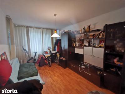 Apartament 3 camere bloc 1986 zona Margeanului