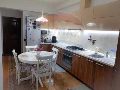 Apartament 3 camere vanzare in bloc de apartamente Suceava, George Enescu