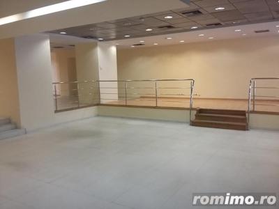 Spatiu comercial - Carol 445mp parter ideal banca sau clinica