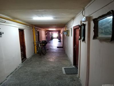 vand apartament una camera