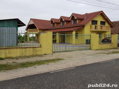 Vind casa familiala la12 km vest de Oradea