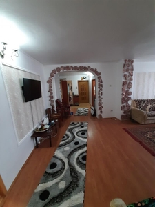 Apartament 4 camere, zona Bucovina, et.3, mobilat/utilat complet, 350 euro neg