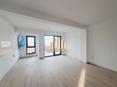 Apartament cu 3 camere de vanzare, Bloc Nou