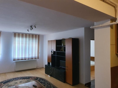 Apartament ultracentral, 2 camere, etajul 1