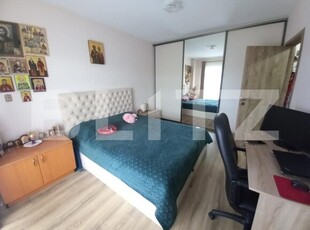 Apartament 2 camere, bloc cu lift, garaj, intermediar, zona Terra !