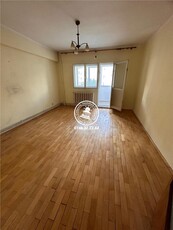 Apartament 3 camere de vanzare Alexandru cel Bun