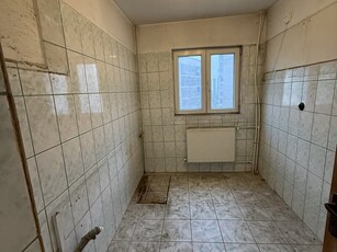 Apartament 3 camere Militari, Lujerului, bloc reabilitat