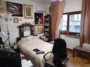 Apartament 4 camere Universitate, str. Sfintilor