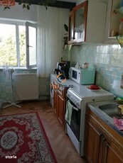 Apartamentcu 3 camere decomandat zona Sagului