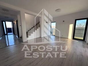 Jumatate de duplex ultrafinisata, dotari premium, zona rezidentiala