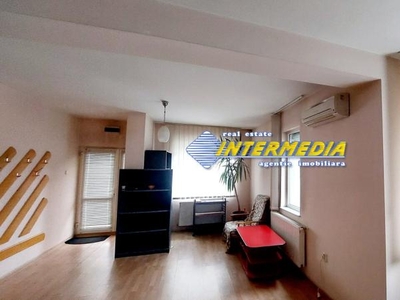 Apartament cu 2 camere de inchiriat la casa zona Cetate