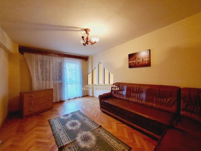 Apartament cu 2 camere decomandate, Cetate