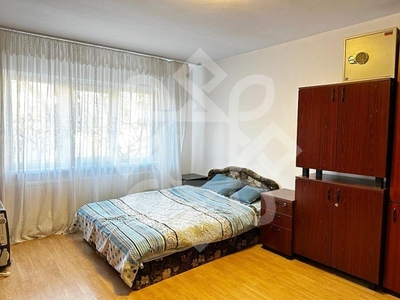 Apartament cu 3 camere de vanzare in zona Nufarul Oradea