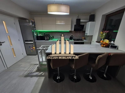 Apartament cu 3 camere decomandate, Centru