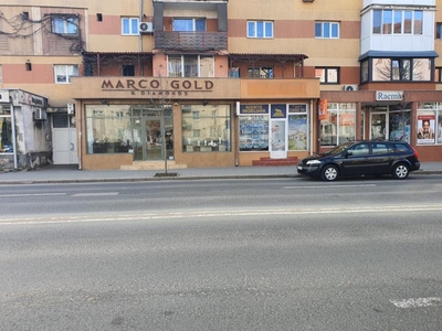 Apartament cu 4 camere de vanzare, Lipoveni