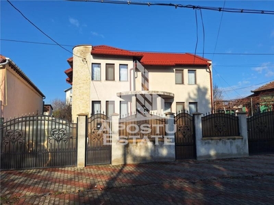 Vila cu un etaj, 5 dormitoare, 1150 mp, Parneava