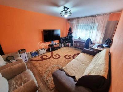 Apartament 3 camere, Nicolina, 76mp