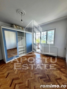 Apartament cu 3 camere ,98 mp , etaj intermediar, centerala, Aradu Nou