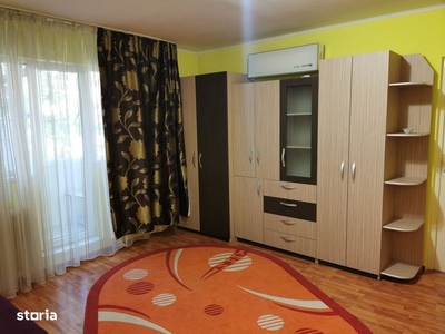 Inchiriez apartament doua camere Zona Rogerius