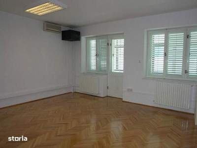 Apartament cu 3 camere decomandat in Sibiu zona DIICOT