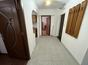 Apartament 2 camere etajul 4 zona POMPIERI