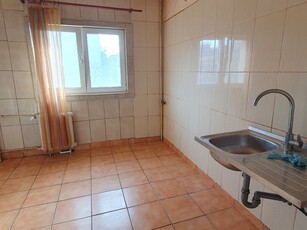 Apartament 2 camere Piata Moghioros, et. 3/10 dec