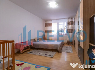 Apartament 2 camere, Tic-Tac