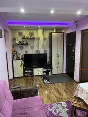 Apartament 2 camere transformat in 3 camere