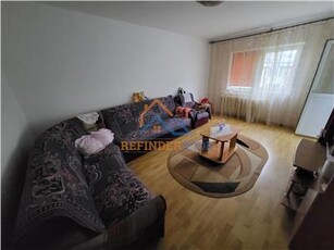 Apartament 3 camere etaj 4 Petre Ispirescu str Dunavat