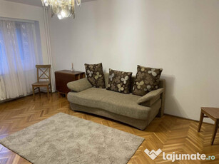 Apartament 3 camere langa Piata sf Vineri